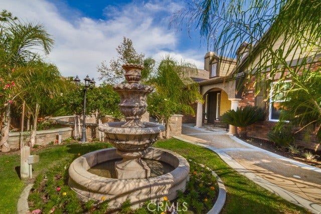 19244 Falabella, Yorba Linda, CA 92886 19244 Falabella, Yorba Linda, CA 92886