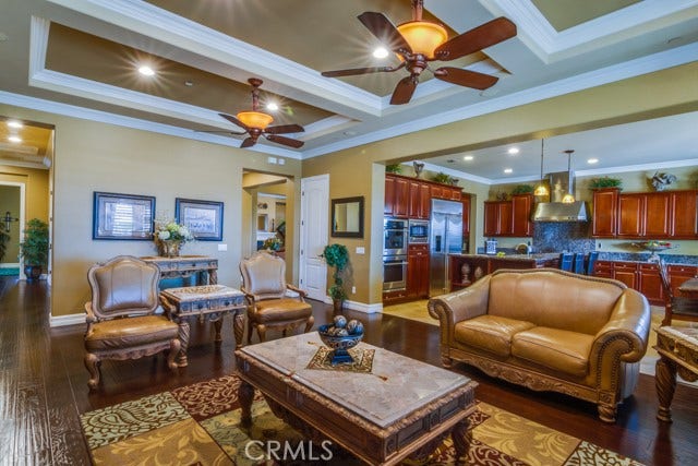 19244 Falabella, Yorba Linda, CA 92886 19244 Falabella, Yorba Linda, CA 92886