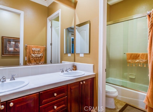 19244 Falabella, Yorba Linda, CA 92886 19244 Falabella, Yorba Linda, CA 92886
