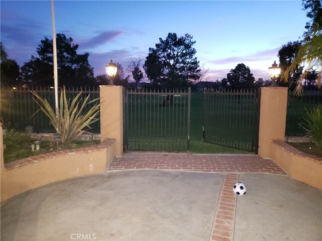 10754 El Rubi, Fountain Valley, CA 92708 10754 El Rubi, Fountain Valley, CA 92708