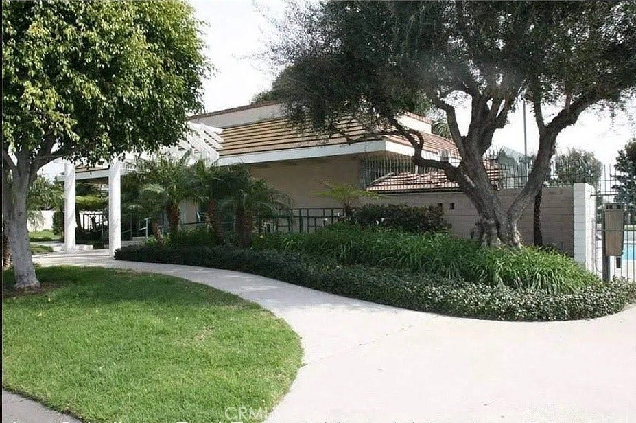 10754 El Rubi, Fountain Valley, CA 92708 10754 El Rubi, Fountain Valley, CA 92708