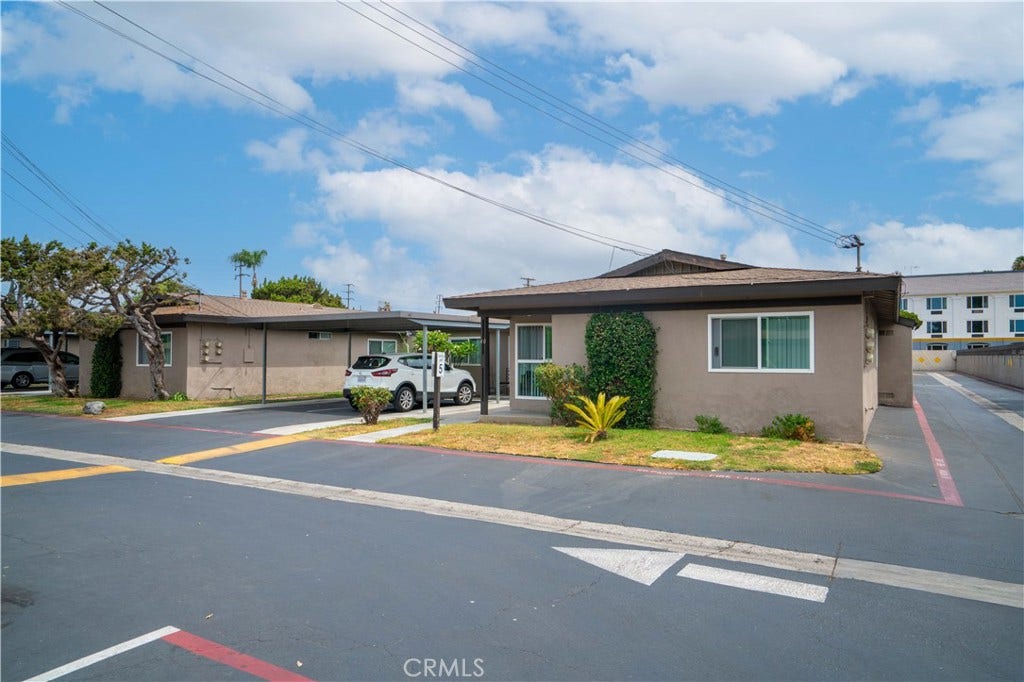 140 W Orangethorpe Avenue, Placentia, CA 92870 140 W Orangethorpe Avenue, Placentia, CA 92870