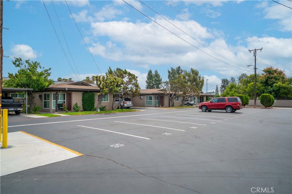 140 W Orangethorpe Avenue, Placentia, CA 92870 140 W Orangethorpe Avenue, Placentia, CA 92870