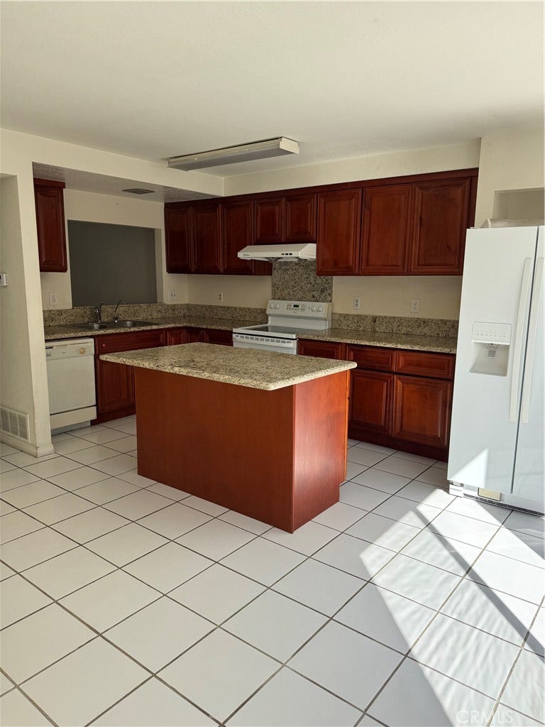 25885 Trabuco Road, Lake Forest, CA 92630 25885 Trabuco Road, Lake Forest, CA 92630