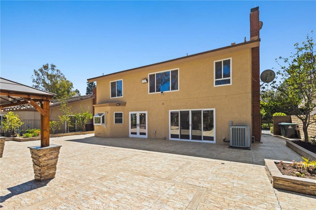 6573 E North View, Anaheim, CA 92807