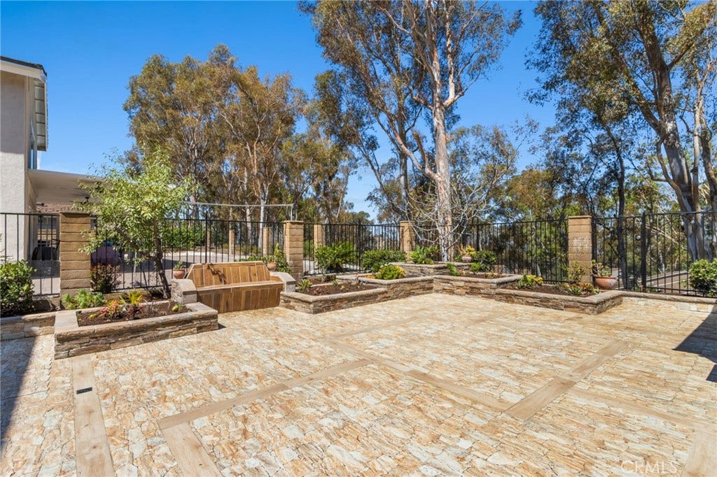 6573 E North View, Anaheim, CA 92807