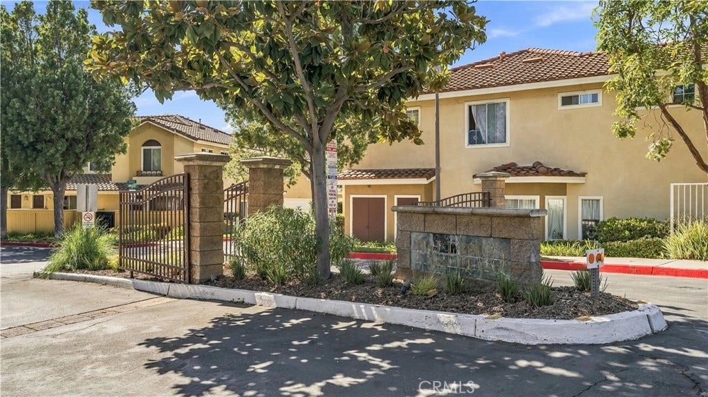 28564 Sorano, Lake Forest, CA 92679 28564 Sorano, Lake Forest, CA 92679