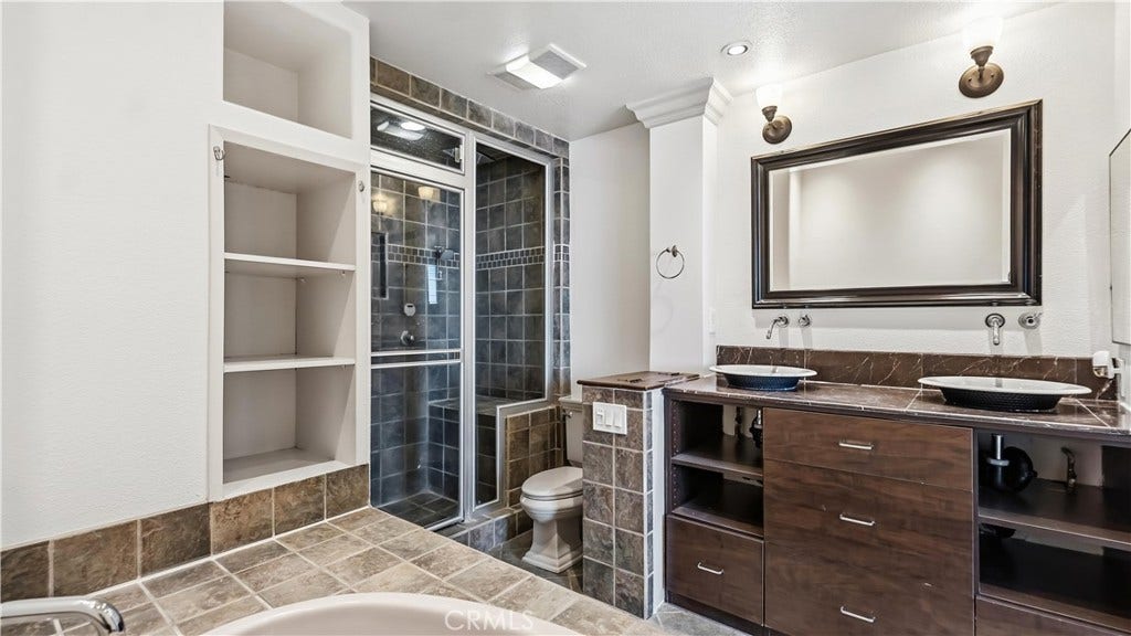 28564 Sorano, Lake Forest, CA 92679 28564 Sorano, Lake Forest, CA 92679