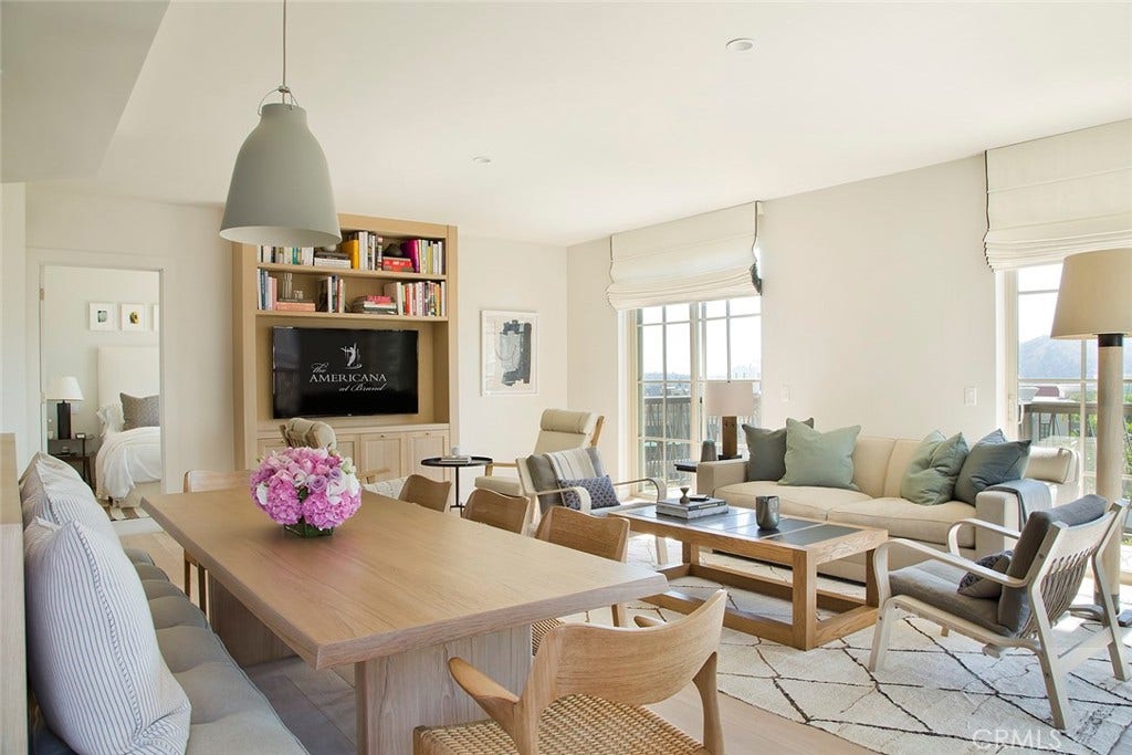 722 Americana Way, #M535, Glendale, CA 91210 722 Americana Way, #M535, Glendale, CA 91210