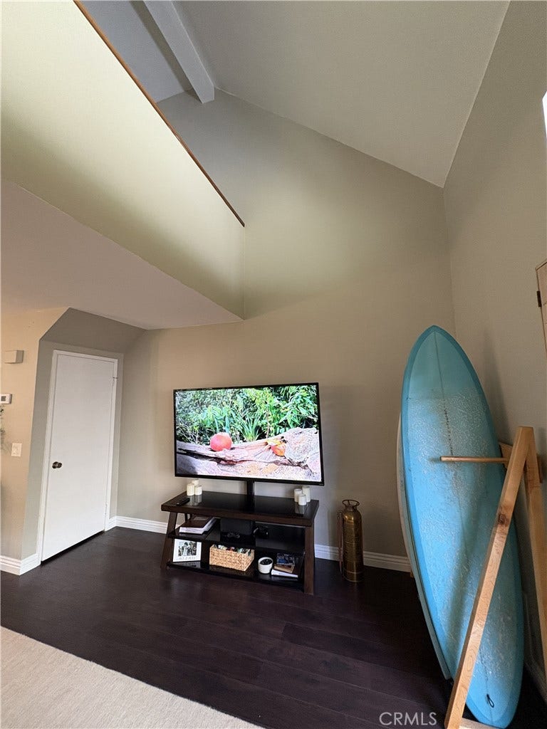16 Pearl, #207, Laguna Niguel, CA 92677 Entrance with cathedral ceilings