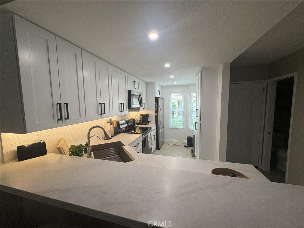 16 Pearl, #207, Laguna Niguel, CA 92677 16 Pearl, #207, Laguna Niguel, CA 92677