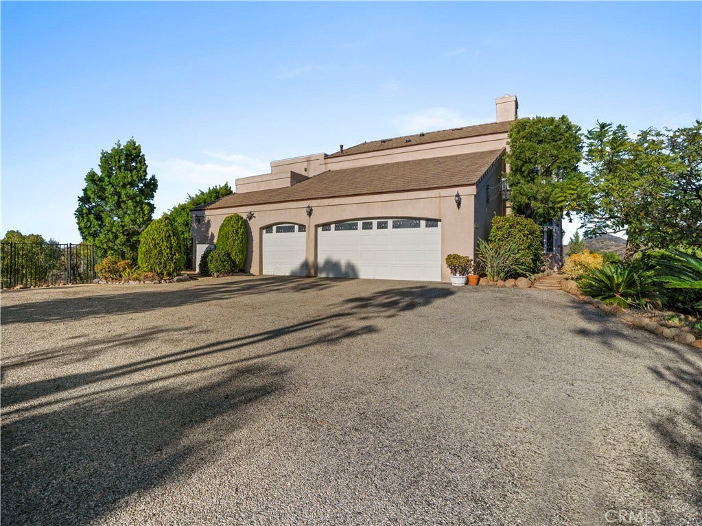 10827 Pacific View, Malibu, CA 90265 10827 Pacific View, Malibu, CA 90265