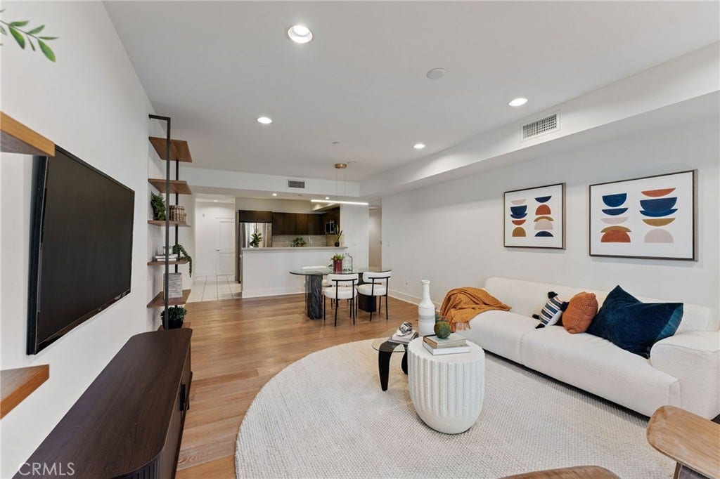 118 N Kings Rd, #201, Los Angeles, CA 90048 118 N Kings Rd, #201, Los Angeles, CA 90048