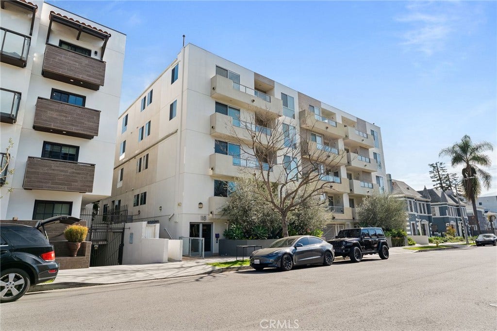 118 N Kings Rd, #201, Los Angeles, CA 90048 118 N Kings Rd, #201, Los Angeles, CA 90048
