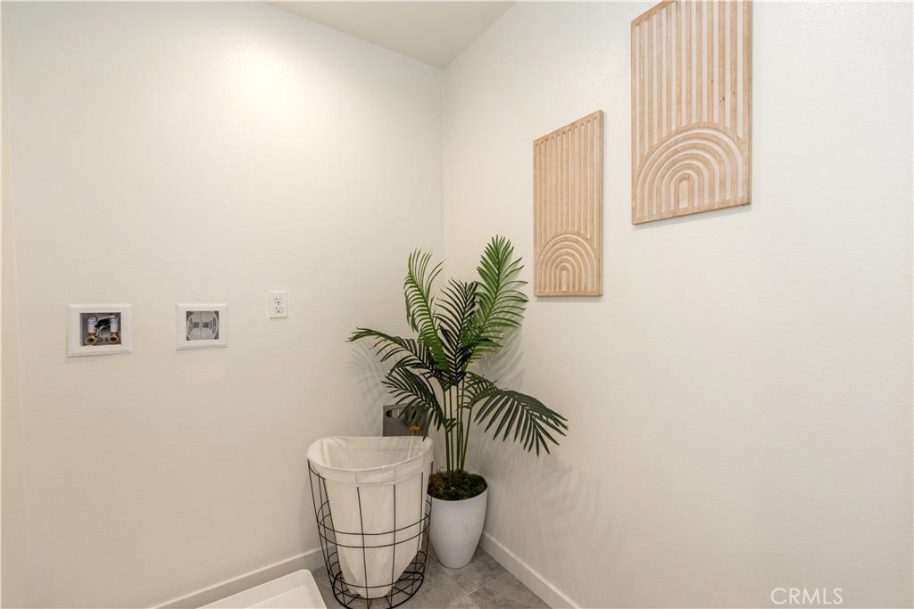 2870 N Glassell Street, Orange, CA 92865 2870 N Glassell Street, Orange, CA 92865