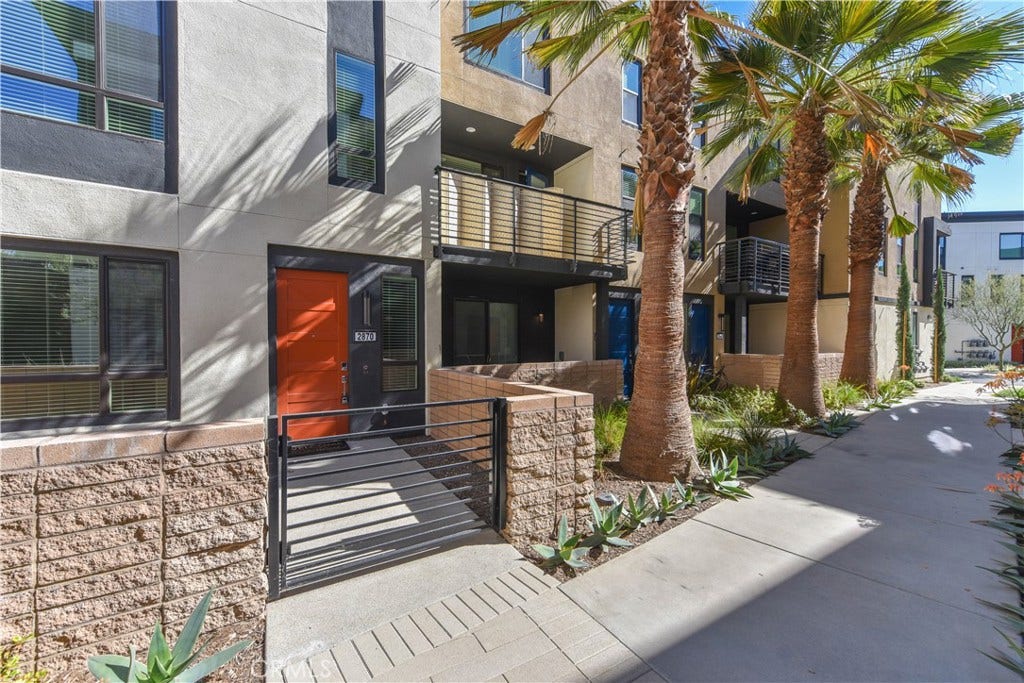 2870 N Glassell Street, Orange, CA 92865 2870 N Glassell Street, Orange, CA 92865