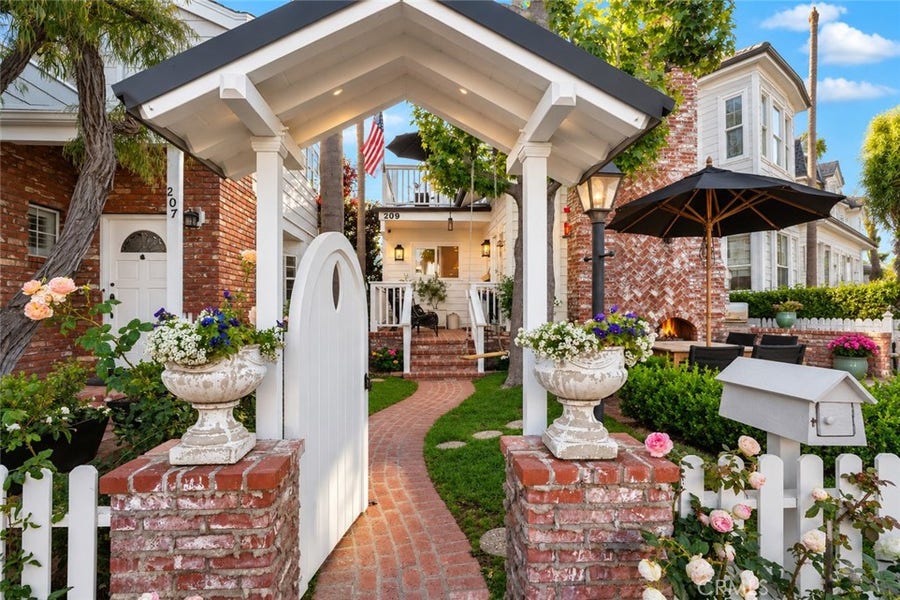 Property photo for 209 Diamond Avenue, Newport Beach, CA