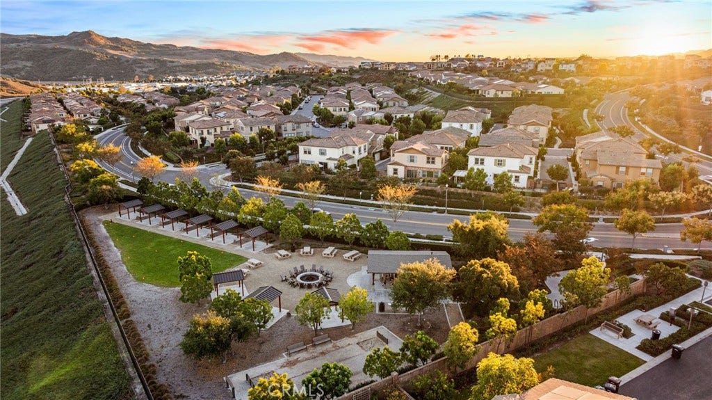 1300 Lasso, #203, Rancho Mission Viejo, CA 92694 1300 Lasso, #203, Rancho Mission Viejo, CA 92694