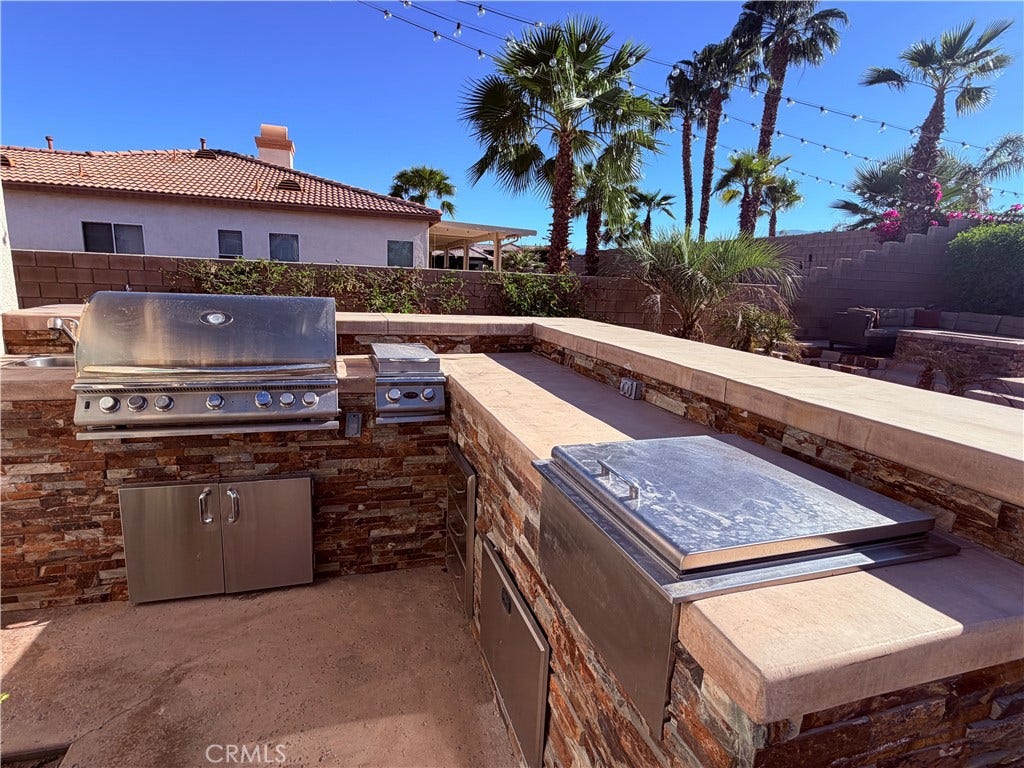 43607 Bordeaux, La Quinta, CA 92253 Built-in BBQ Grill