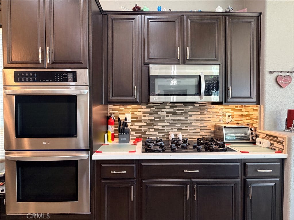 43607 Bordeaux, La Quinta, CA 92253 Double Oven with Built-in Microwave and 5-Burner Gas Stove