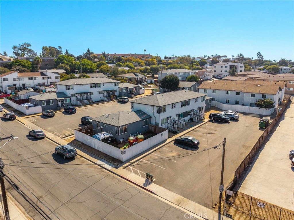 6701 Kelly, San Diego, CA 92111 6701 Kelly, San Diego, CA 92111