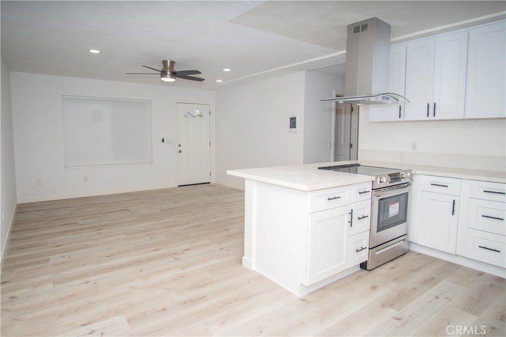 6701 Kelly, San Diego, CA 92111 6701 Kelly, San Diego, CA 92111