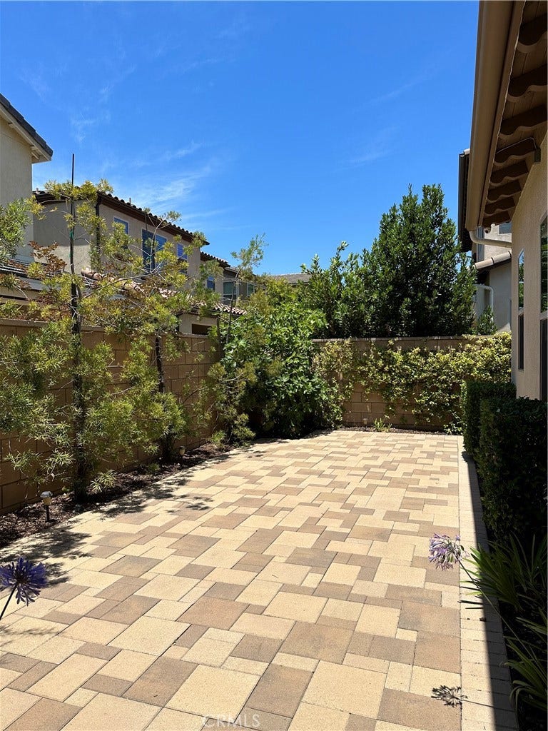 18 Meadow Pl, Tustin, CA 92782 18 Meadow Pl, Tustin, CA 92782