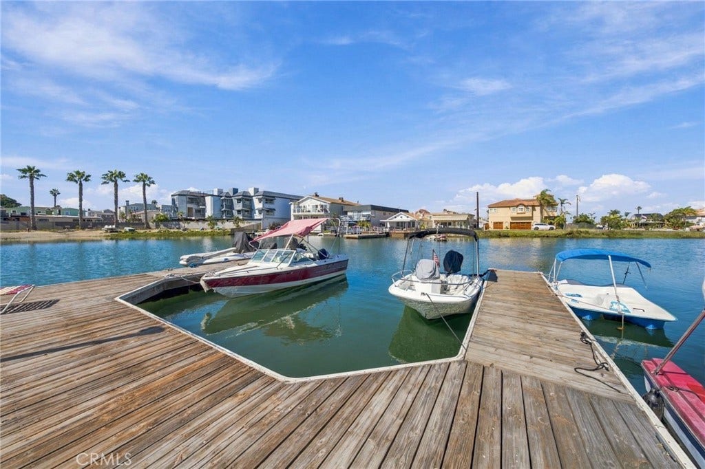 Harbour Pacific boat slips (subject to availability)