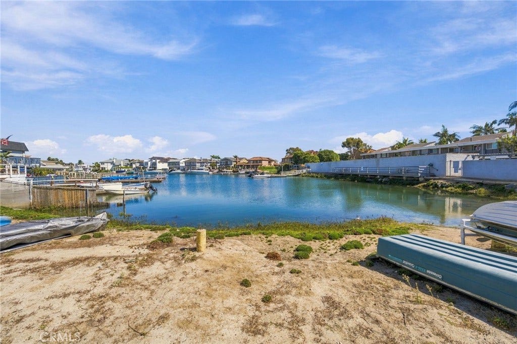 harbour access for launching paddleboards or kayaks