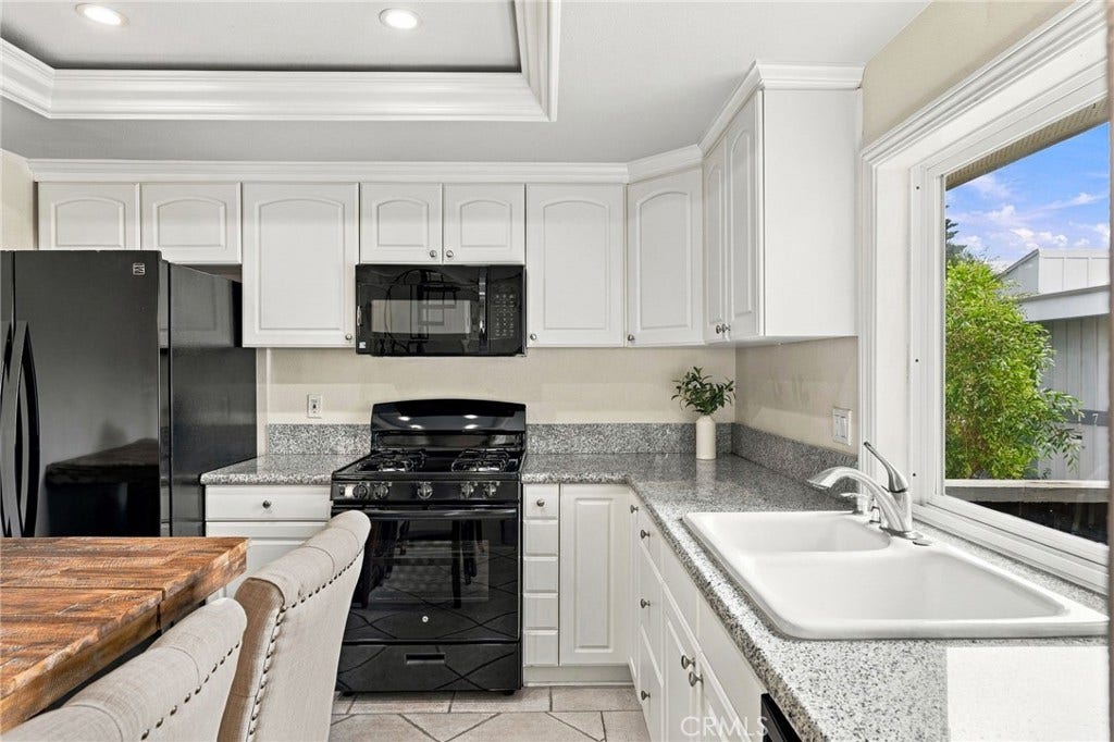 17042 Pacific Coast Highway, #201, Huntington Beach, CA 92649