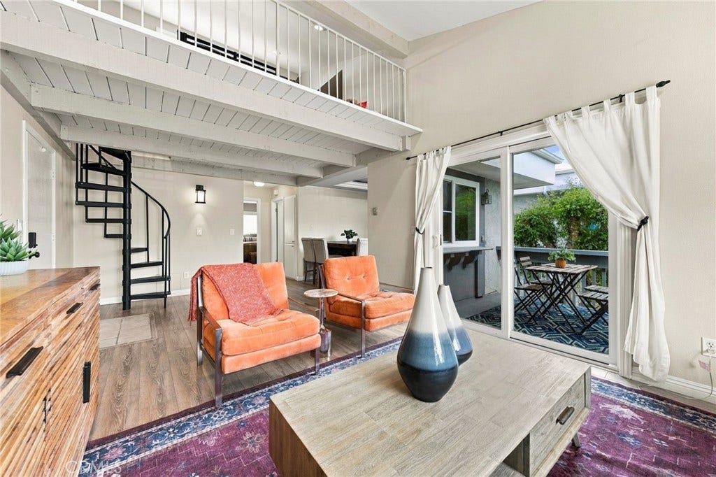 17042 Pacific Coast Highway, #201, Huntington Beach, CA 92649