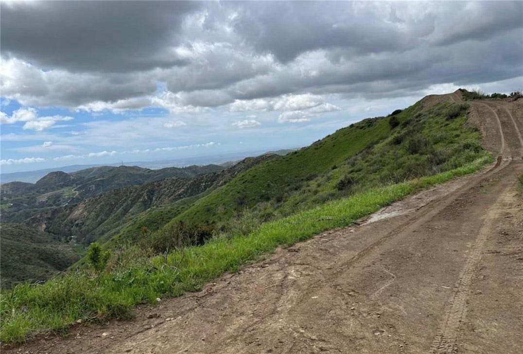 16 Williams Canyon, Silverado, CA 92676 16 Williams Canyon, Silverado, CA 92676