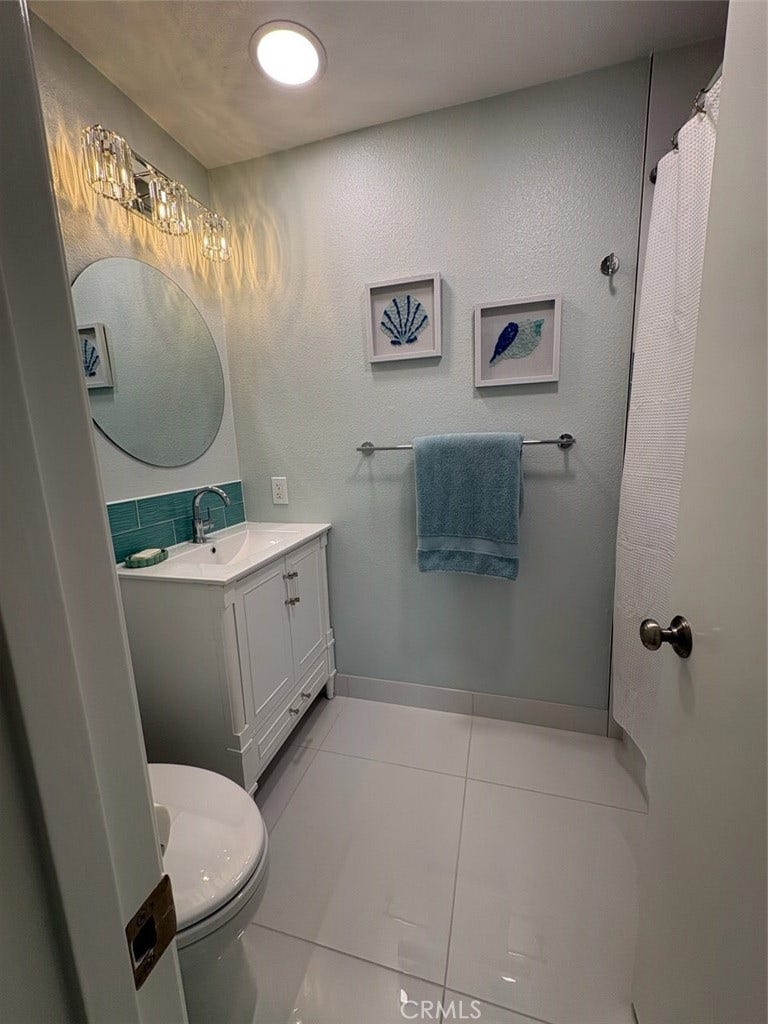 view of tub & shower