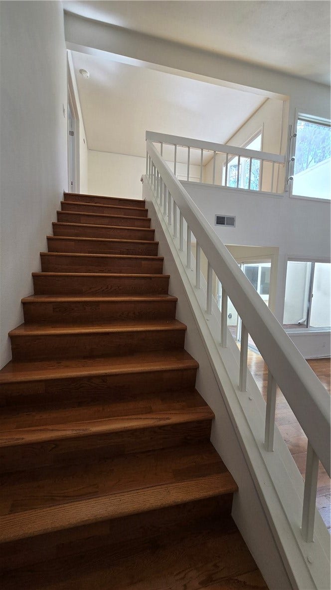 24 Morena, Irvine, CA 92612 Stairs