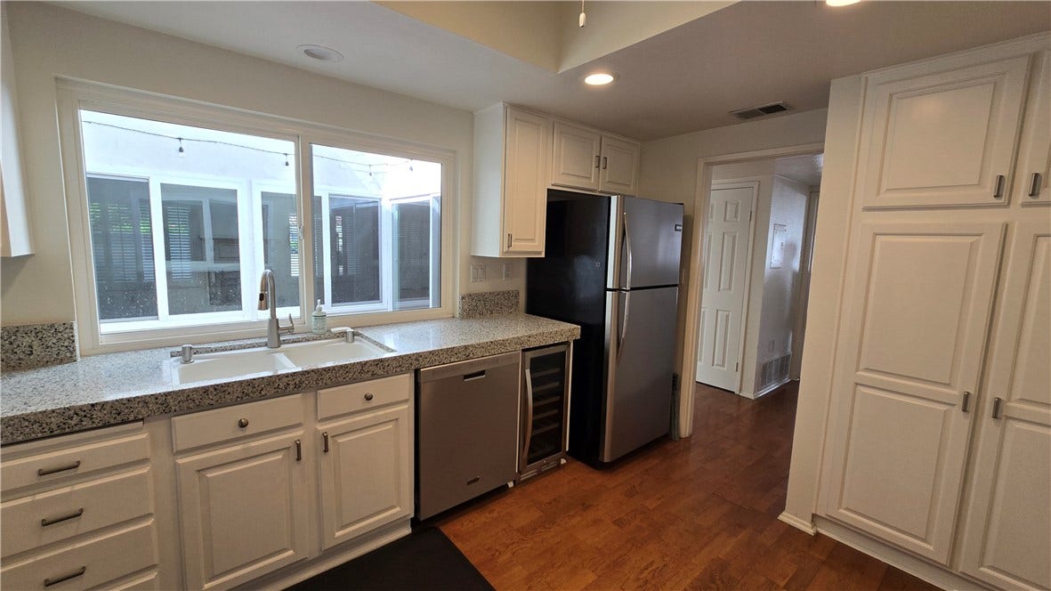 24 Morena, Irvine, CA 92612 Kitchen
