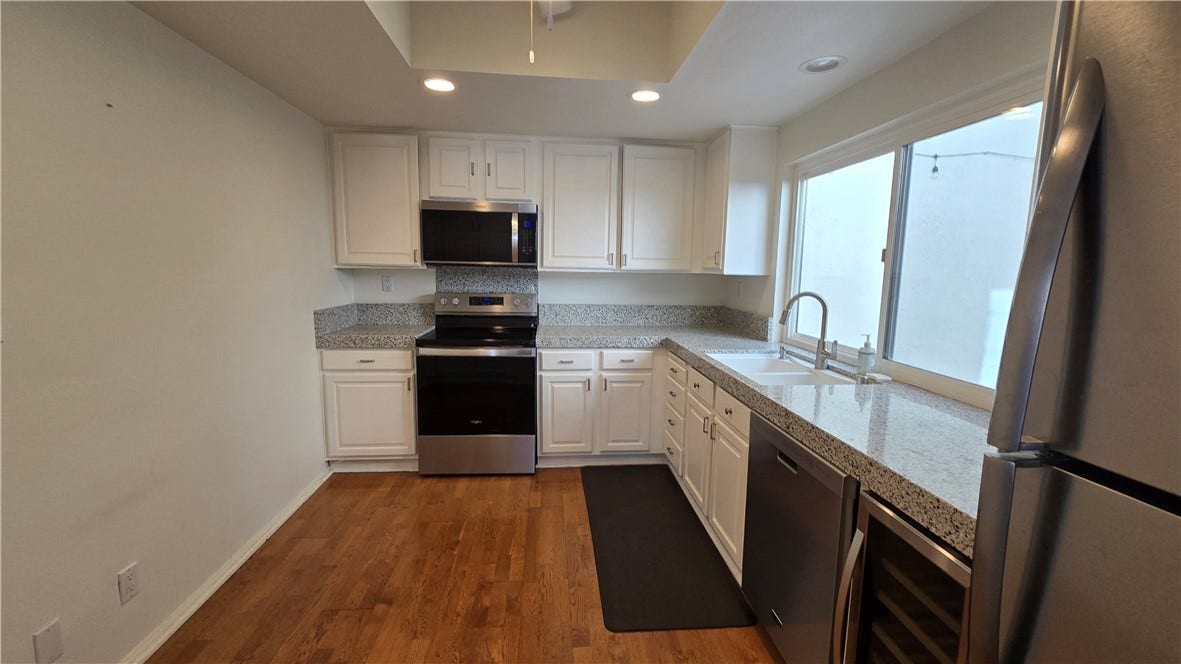 24 Morena, Irvine, CA 92612 Kitchen