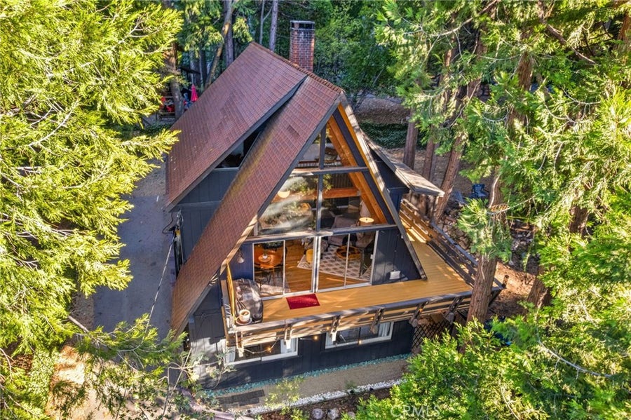 Property photo for 641 Buckingham, Lake Arrowhead, CA