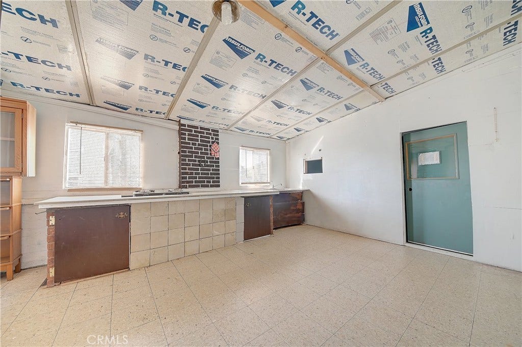 4145 Vernon Avenue, Riverside, CA 92509