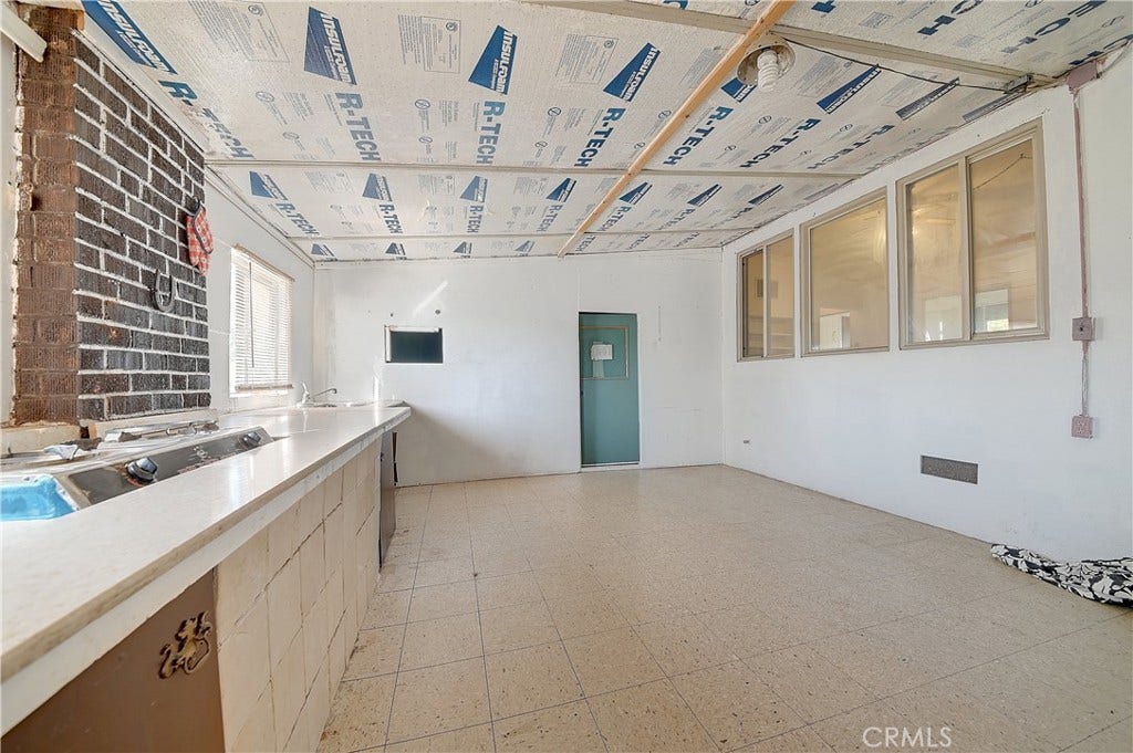 4145 Vernon Avenue, Riverside, CA 92509