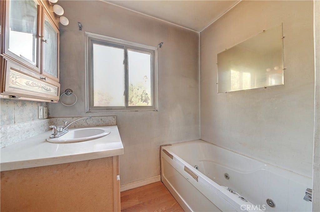 4145 Vernon Avenue, Riverside, CA 92509
