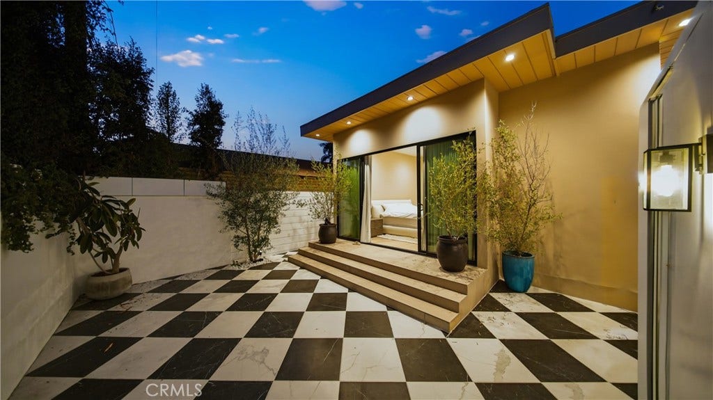 8840 Ashcroft, Los Angeles, CA 90048
