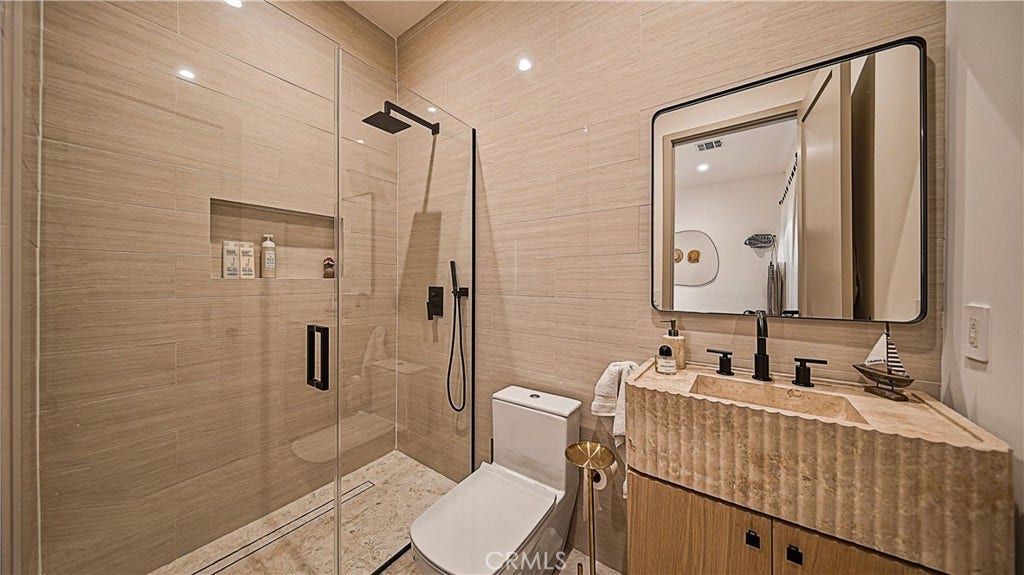 8840 Ashcroft, Los Angeles, CA 90048