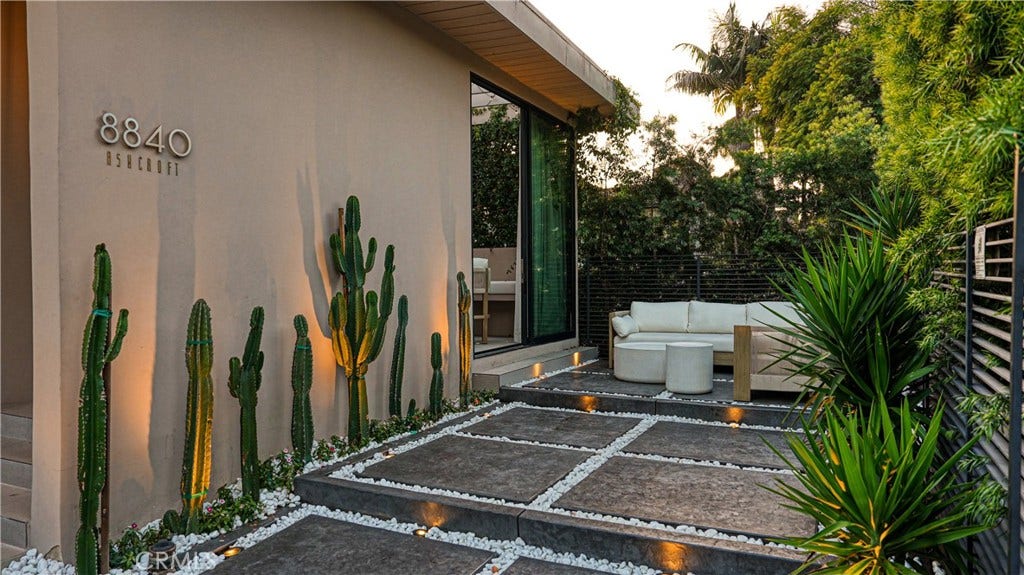 8840 Ashcroft, Los Angeles, CA 90048