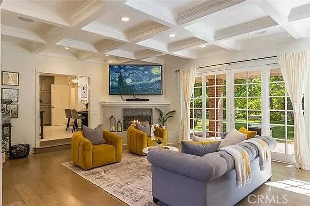 4637 Westchester Drive, Woodland Hills, CA 91364 4637 Westchester Drive, Woodland Hills, CA 91364