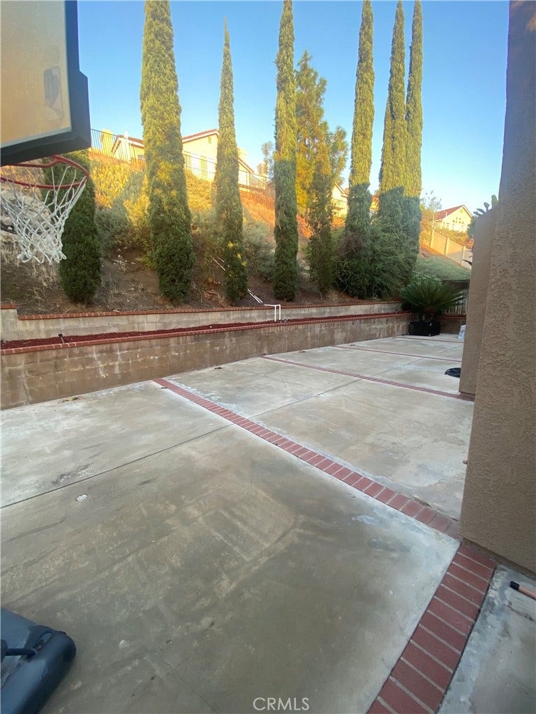 564 Brittany, Corona, CA 92879 564 Brittany, Corona, CA 92879