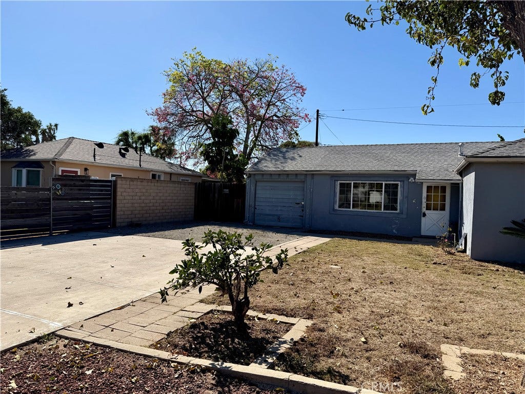 2109 Monrovia, Costa Mesa, CA 92627