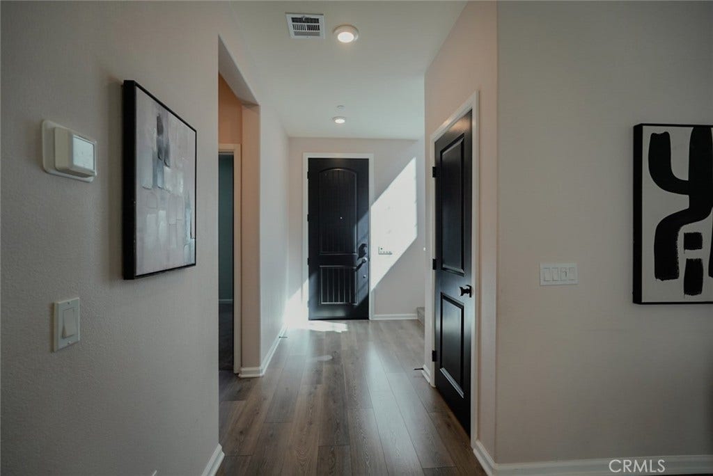 4089 Summer, Corona, CA 92883 Entry