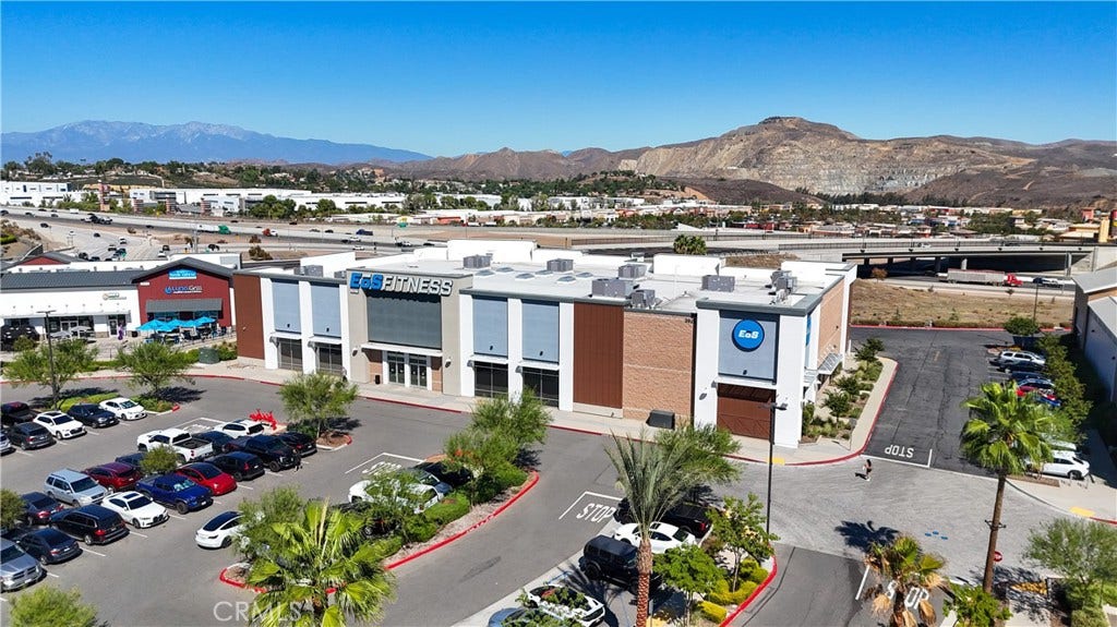 4089 Summer, Corona, CA 92883 Bedford Shopping Center