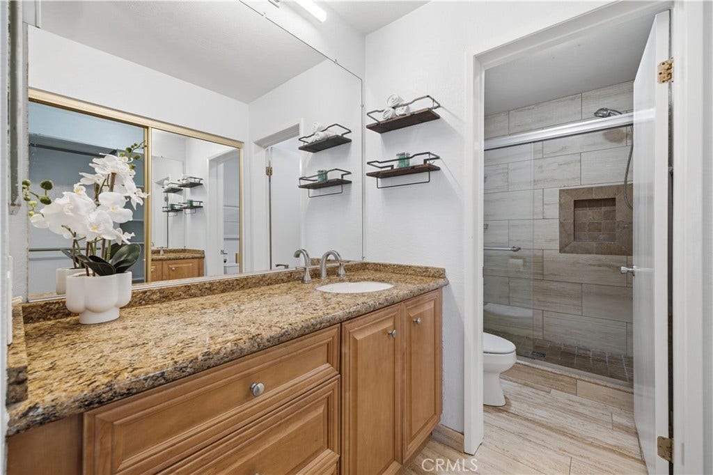 27959 Mazagon, #163, Mission Viejo, CA 92692 Primary Bathroom