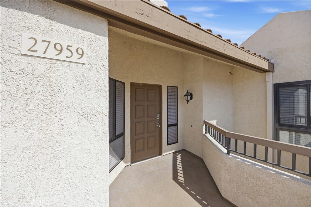 27959 Mazagon, #163, Mission Viejo, CA 92692 Entryway
